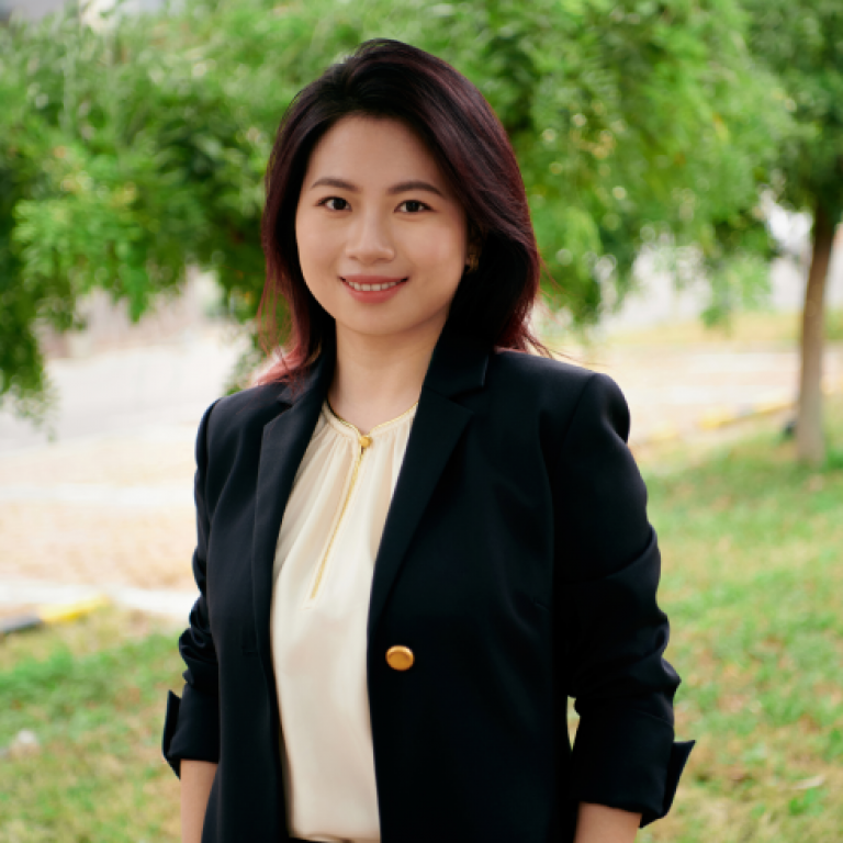 ZHONG Ling, Assistant Professor of Economics, Cheung Kong Graduate School of Business (CKGSB)

PhD, Yale University