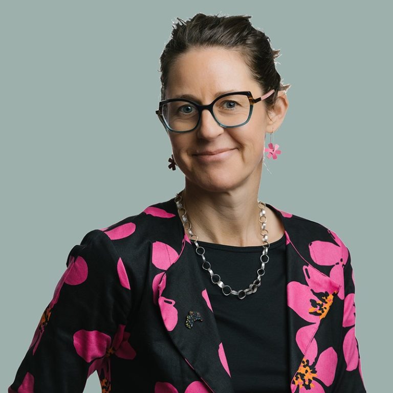 Dara WILLIAMS